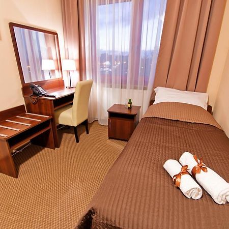 Wiatraczna Hotel Warsaw Luaran gambar